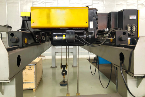 研修会の処理のための走行のヨーロッパのタイプ5000のKGのトラック電気Wirerope起重機