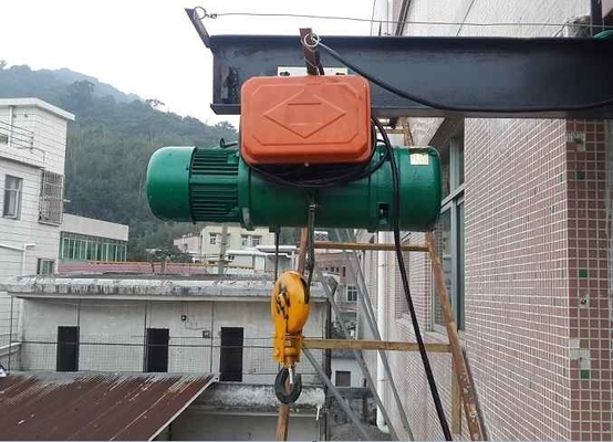モーターを備えられたトロリーが付いているペンダント制御5Tonの電線ロープの起重機